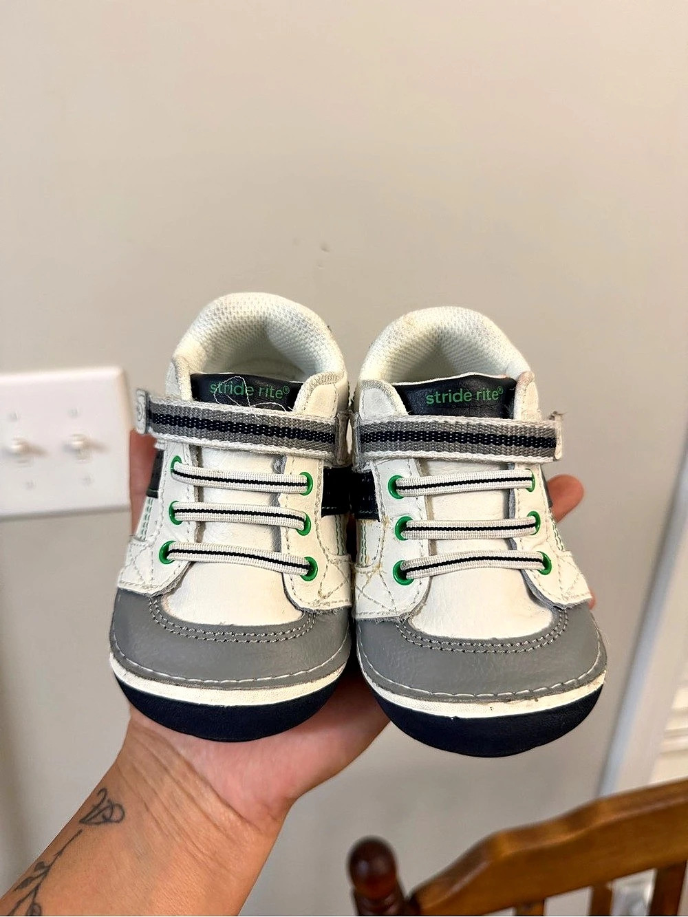 Stride Rite Soft Motion Artie Sneaker White & Gray Baby US 5.5W